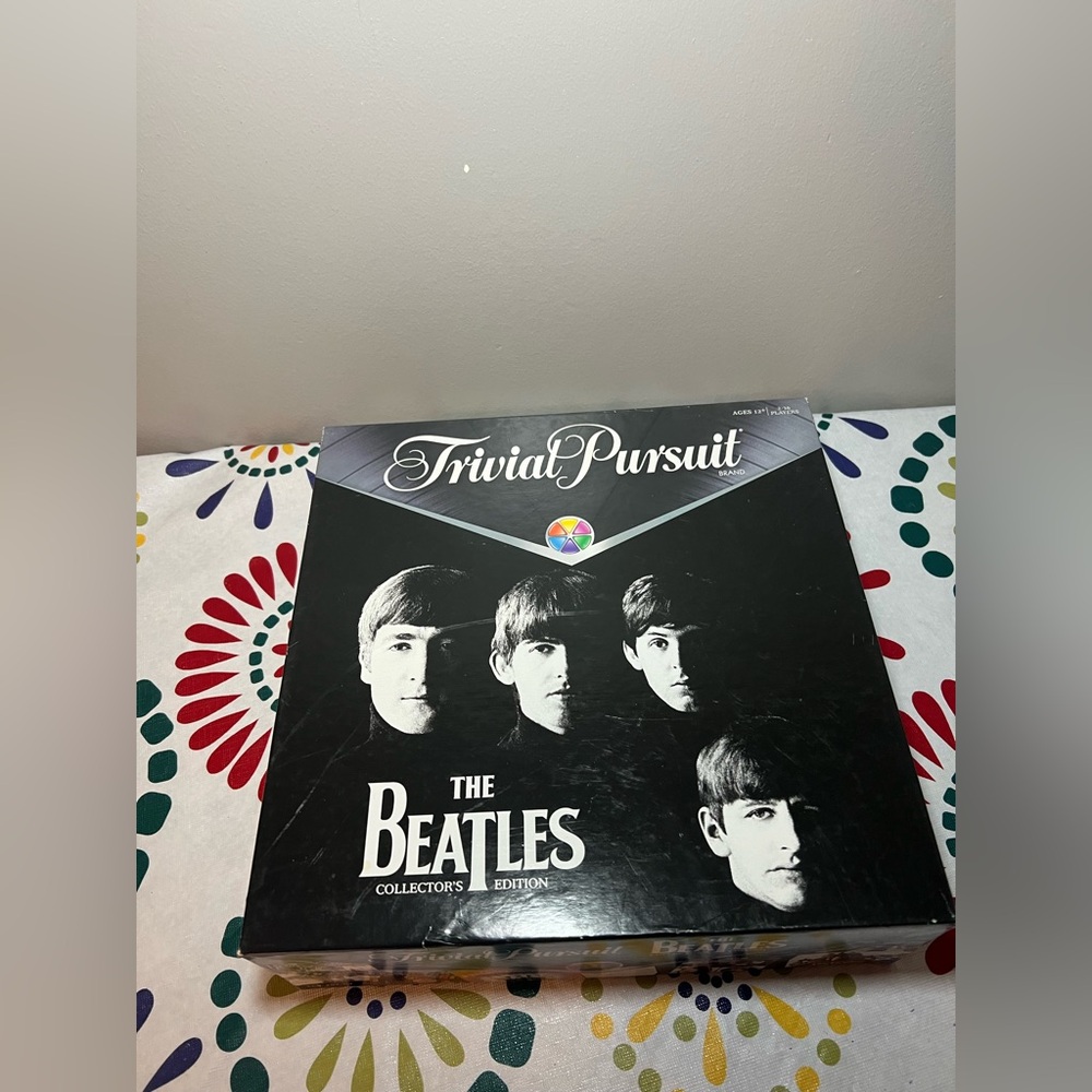 Trivial Pursuit The Beatles Collectors Edition 2009 Hasbro OPENED BUT NEVER USED